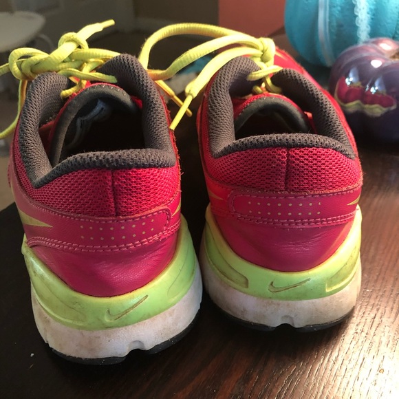 Nike tennis shoes - Picture 4 of 7